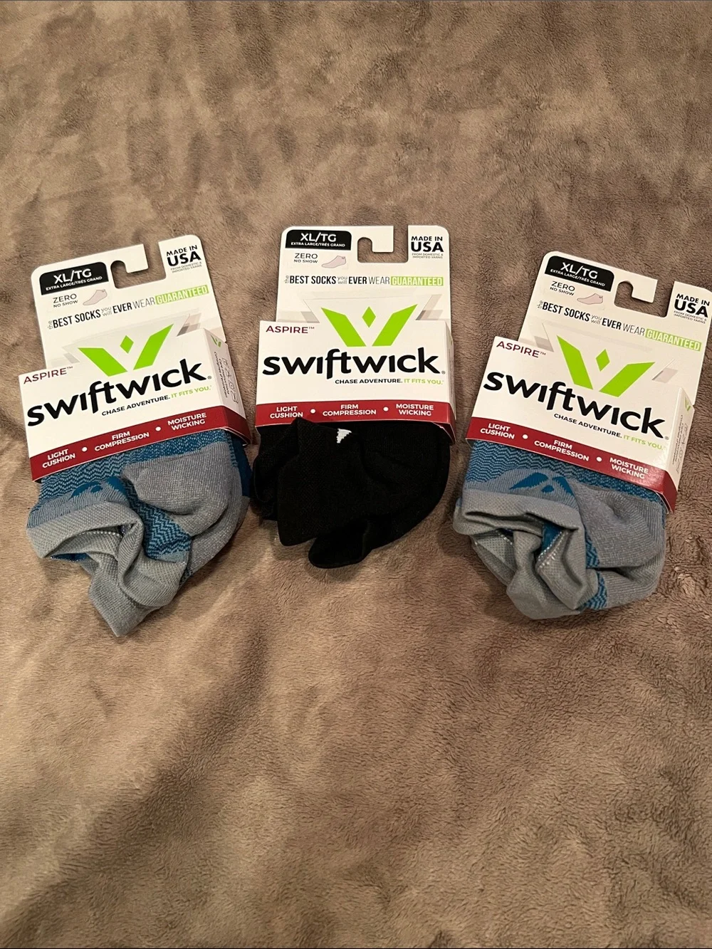 Swiftwick Aspire Men’s Athletic Socks — Black and Light Blue